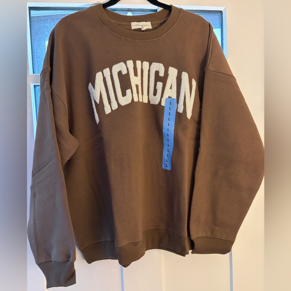 State of Mind Brown Crewneck Sweatshirt with Michigan Print